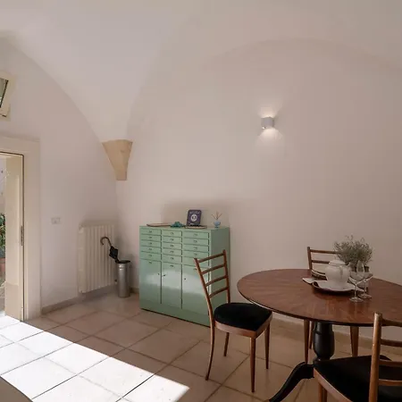 Corte Dei Romiti - Selection * ليتشي